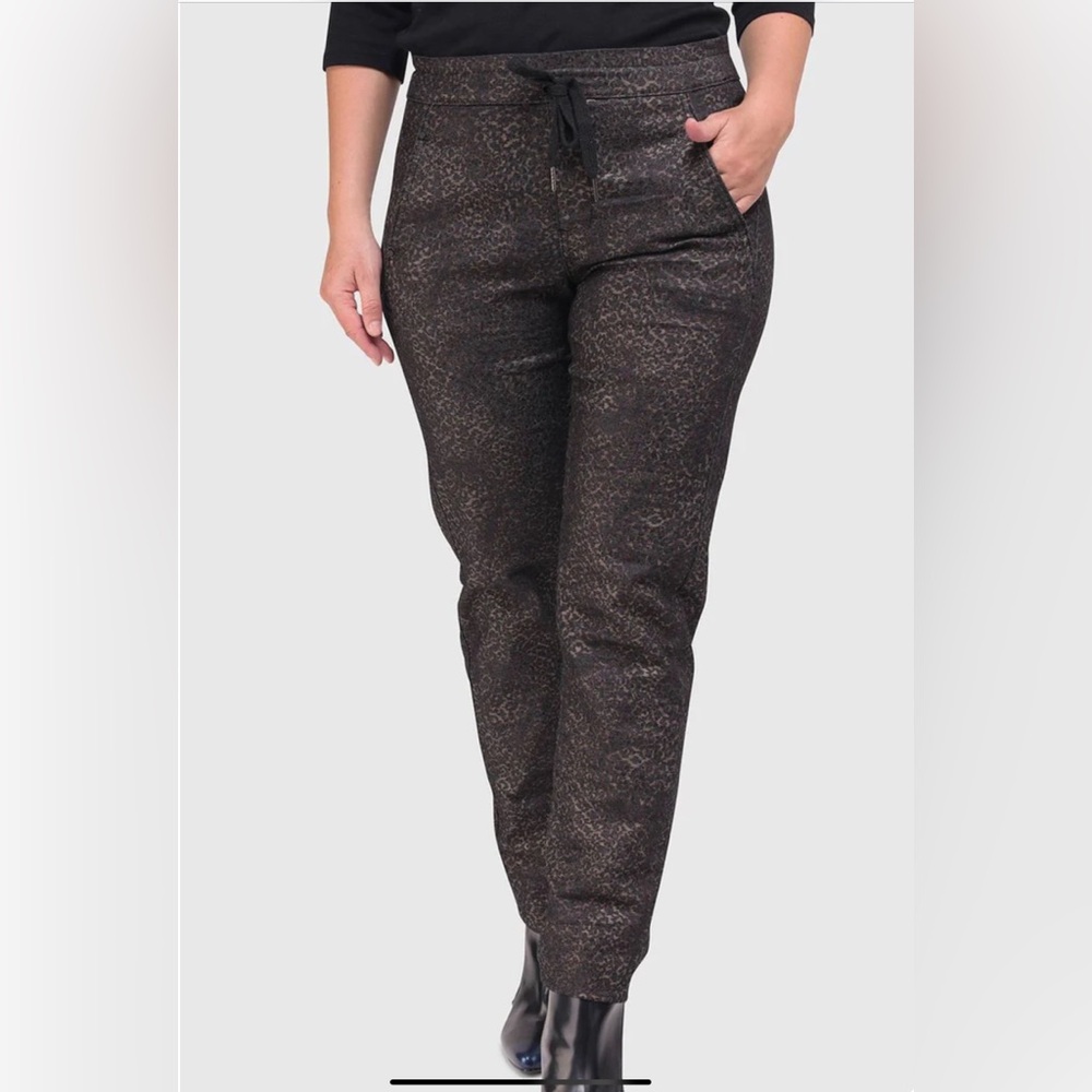 ALEMBIKA Iconic Stretch Pull on Denim in a lace design.
